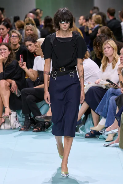 Look 49